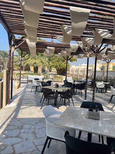 hideoutspecialitycafe