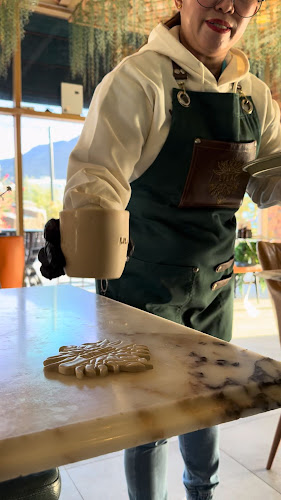 Opinii despre Lilac Cafe în Sharjah - Hospitality and gastronomy