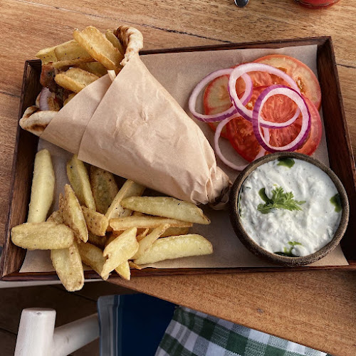 Opinii despre Eat Greek Kouzina JBR în Dubai - Hospitality and gastronomy