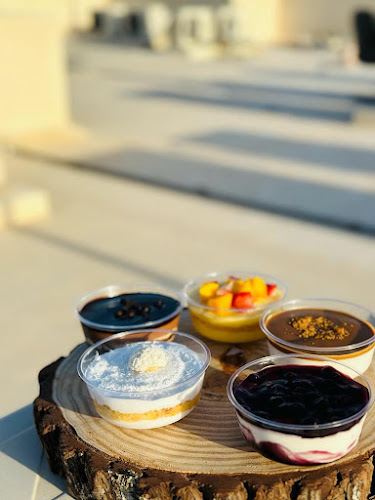 Opinii despre LEE CAKE CAFE SWEETS AND FLOWER în Abu Dhabi - Hospitality and gastronomy