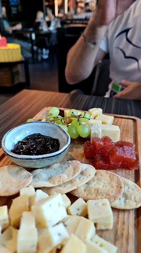 Opinii despre Jones The Grocer Al Muneera în Abu Dhabi - Hospitality and gastronomy