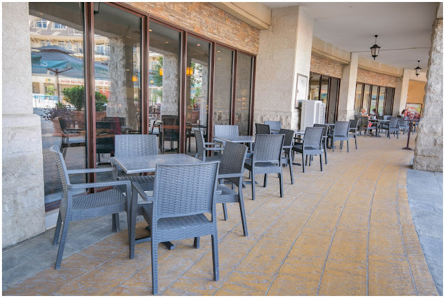 Caribou Coffee - Uptown Mirdiff - Hospitality and gastronomy