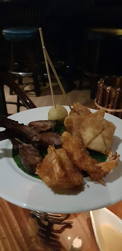 Trader Vic's Millennium Plaza - Hospitality and gastronomy