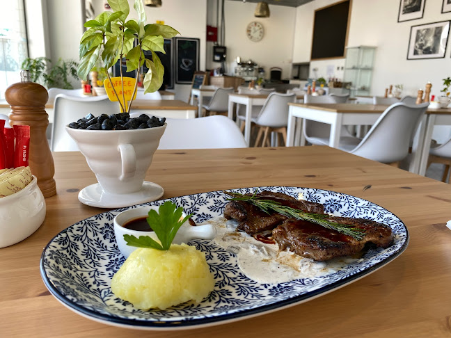 Brotzeit Restaurant - Dubai