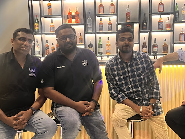 Comentarii opinii despre The Bench By Luzaros