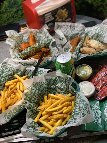 Comentarii opinii despre Wingstop Zawaya Walk