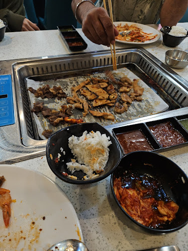 Behind Brands for Less - Hamdan street Behind Emax - Hamdan Bin Mohammed St - Abu Dhabi