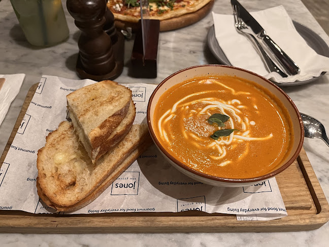 jones the grocer Dusit Thani Hotel