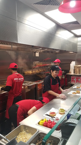 Five Guys City Walk - Hospitality and gastronomy
