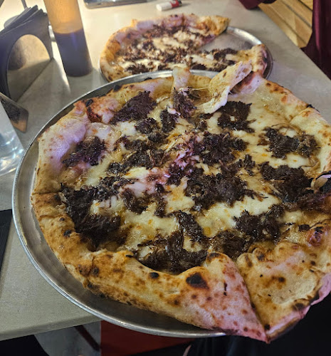 Blu Pizzeriá Khawaneej - Hospitality and gastronomy