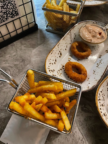 Hazaa Bin Zayed The First St - Al Nahyan - E19 02 - Abu Dhabi