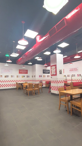 Comentarii opinii despre Five Guys Festival City Mall