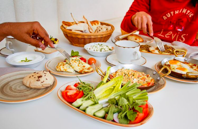 Opinii despre Shababeek Restaurant în Sharjah - Hospitality and gastronomy