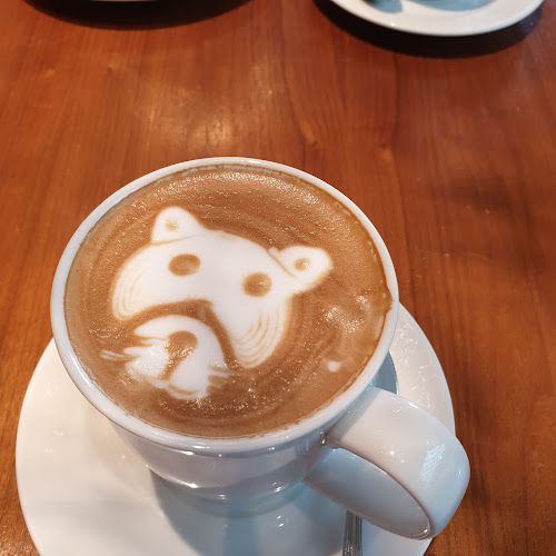 Comentarii opinii despre Urth Caffe