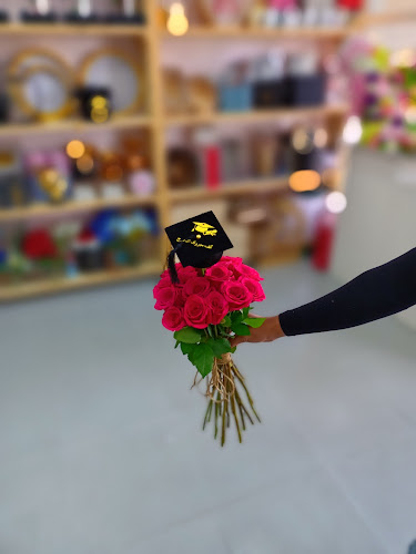 Loret Flowers & gifts لوريت للزهور والهدايا العين - Hospitality and gastronomy