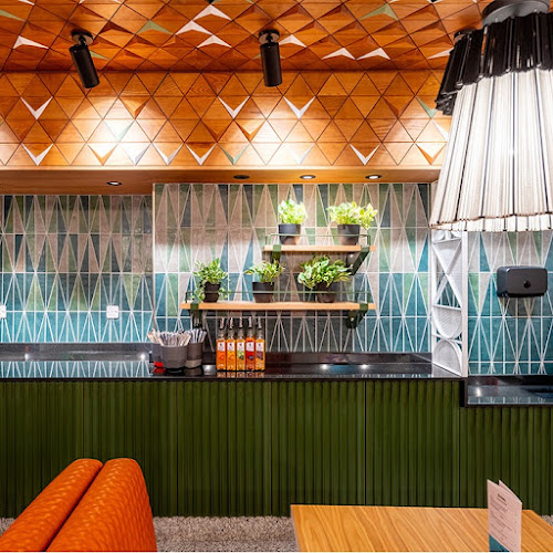 Opinii despre Nando's BurJuman în Dubai - Hospitality and gastronomy