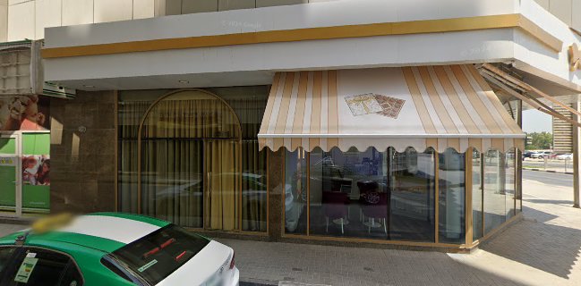 GOLDEN RIBBON CHOCOLATES