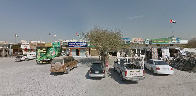 Al hajah sandwiches &pastries preparing